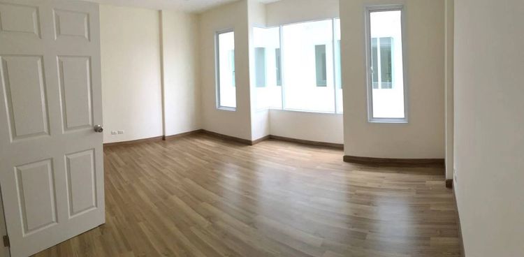 ⚡ ให้เช่า ทาวน์โฮม 3 ชั้น Premium Place Ekamai - Ramintra ขนาด 20 ตร.ว., ภาพที่ 4