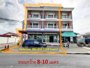 ให้เช่า ตึกแถว ถนนวัดศรีวารีน้อย ใกล้ ม.หัวเฉียว และ สนามบินสุวรรณภูมิ เนื้อที่ 41.2 ตร.ว. 6  ห้องนอน 6  ห้องน้ำ ต่อเติมโรงรถและหลังอาคาร