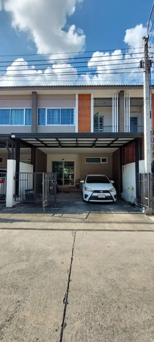 ขายทาวน์เฮ้าส์  2 ชั้น พร้อมอยู่ หมู่บ้านราชพฤกษ์ ลาดกระบัง - สุวรรณภูมิ เจ้าของขายเอง ราคาต่อรองได้