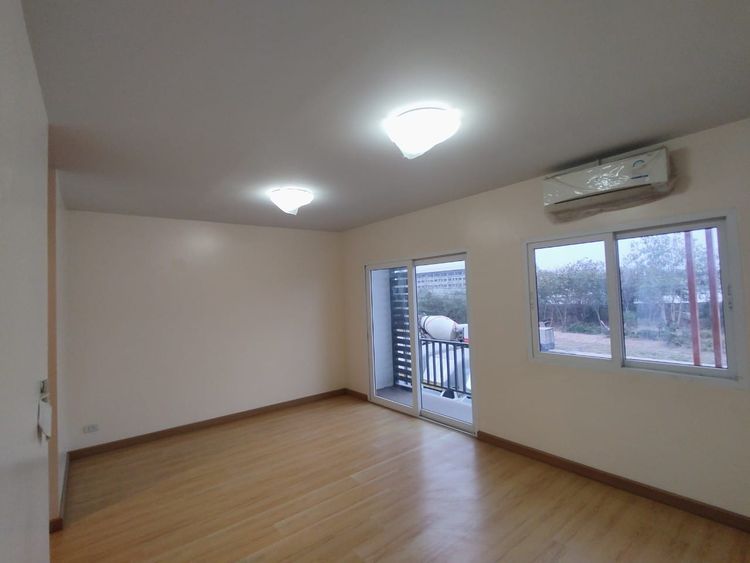 86142 - ขายโฮมออฟฟิตและทาวน์โฮม 3 ชั้น ในตัวเมืองอุดรธานี ( corner บาท), ภาพที่ 4