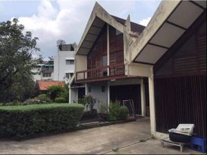 ขายที่ดินย่านเอกมัย  22 สุขุมวิท 63 ใกล้ทองหล่อ เนื้อที่ 480 ตรว. แปลงใหญ่ พร้อมบ้าน 2 หลัง