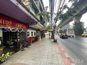 ให้เช่าให้เซ้งอาคารพาณิชย์4ชั้นจอดรถได้12คัน ติดถนนสุขุมวิทสถานีรถไฟฟ้าบางจาก พระโขนง กรุงเทพมหานคร