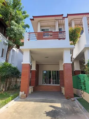 RT840ให้เช่าทาวน์โฮม 2 ชั้น 4 ห้องนอน 3 ห้องน้ำ มีห้องนอนห้องน้ำแม่บ้านแยกต่างหาก เย็นอากาศซอย 2 ย่านสาทร สาธุประดิษฐ์