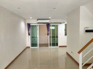 ให้เช่า ทาวน์โฮม 12000บ 16.4 ตร.วา 3นอน2น้ำ Pruksa Town Nexts Onnut - Rama 9