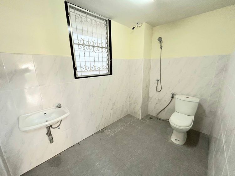 ขาย ทาวน์โฮม ในโครงการ บ้านรีโนเวทใหม่ ถ.อโศก-ดินแดง ข้างธนาคารกรุงเทพ, ภาพที่ 4
