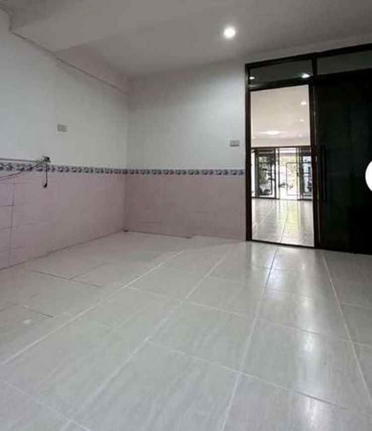 ให้เช่าทาวน์เฮ้าส์ 2 ชั้น รัชดาซอย3 เนื้อที่ 15 ตร.วา  (N3-N2084), ภาพที่ 4
