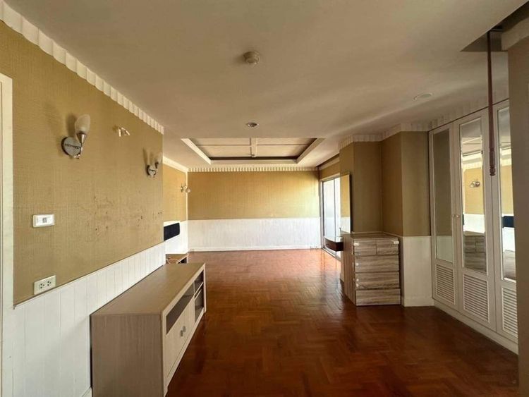 Penthouse on the top floor of Kasemsan1 , ภาพที่ 4