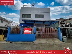 ขายด่วน ! บ้านสร้างเอง 2 ชั้นครึ่ง บ้านพร้อมอยู่ ทำเลดีมาก การเดินทางสะดวกสบาย เพื่อนบ้านน่ารัก ใกล้ห้างสรรพสินค้าชั้นนำมากมาย 