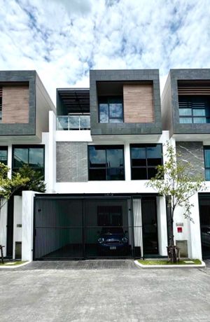 NTG041 ขาย ทาวน์โฮม 3 ชั้น ดีไซน์บ้านเดี่ยว พร้อมอยู่ เงียบสงบ มีความเป็นส่วนตัว ทำเลใจกลางเมือง การเดินทางสะดวก ใกล้ทางด่วน