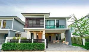 ขายบ้านเดี่ยว ห้วยใหญ่ พัทยา ตกแต่งพร้อมอยู่สไตล์โมเดิร์น เรียบหรูพร้อมอยู่ เดินทางสะดวกเข้าออกได้หลายเส้นทางบ้านผ่อนตรงกับเจ้าของ