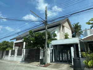 RH1150 ให้เช่าบ้านเดี่ยวรีโนเวทใหม่ 3 ห้องนอน 4 ห้องน้ำที่จอดรถ 2 คัน บางนาวิลล่า ซอยบางนาตราด16