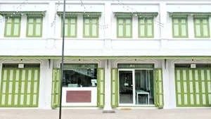เยาวราช ไชน่าทาวน์ MRT สามยอด ให้เช่าอาคารพาณิชย์ 2 ชั้น จักรวรรดิ์ ใจกลางเยาวราช 18ตรว. 200ตรม. 2นอน 4น้ำ จอดรถได้หลายคัน 4แอร์ ตลาดสำเพ็ง