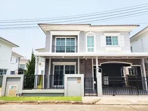 5A2MG0771 ให้เช่าบ้านเดี่ยวสองชั้น  4 ห้องนอน 3 ห้องน้ำ 1 ห้องรับแขก 1 ห้องครัว   ให้เช่าราคา 25,000 บาทต่อเดือน  พื้นที่ใช้สอย 135   ตรม.