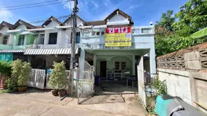 ขายด่วน  ทาวเฮ้าส์ 22 ตรว.  ซ.เวชยันต์ ข้างรร.มันตรา  จ.ขอนแก่น    ZE659