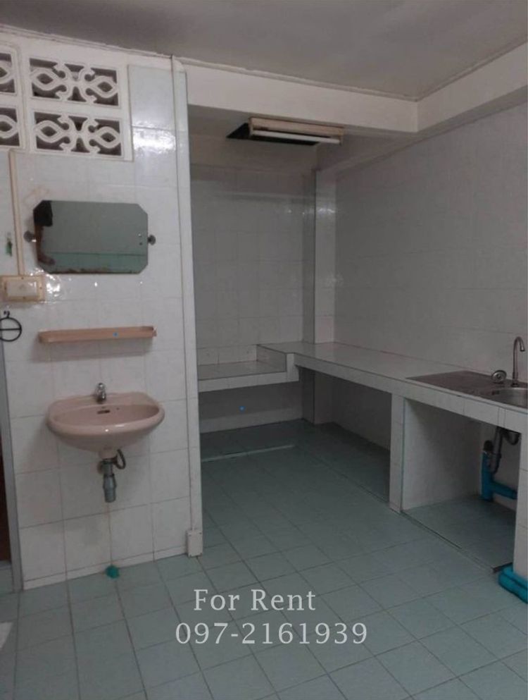 ให้เช่าทาวน์เฮาส์ 2 ชั้น ลาดพร้าว 109 ใกล้เดอะมอลล์บางกะปิ ทำเลดี, ภาพที่ 4
