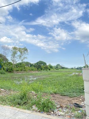 ขาย ที่ดิน  ระหว่างซอยราษฎร์อุทิศ 44-2  มีนบุรี กรุงเทพ ด้านหลังที่ดินติดคลองลำรางสาธารณะ ราษฎร์อุทิศ 9 ไร่ 1 งาน 35 ตรว