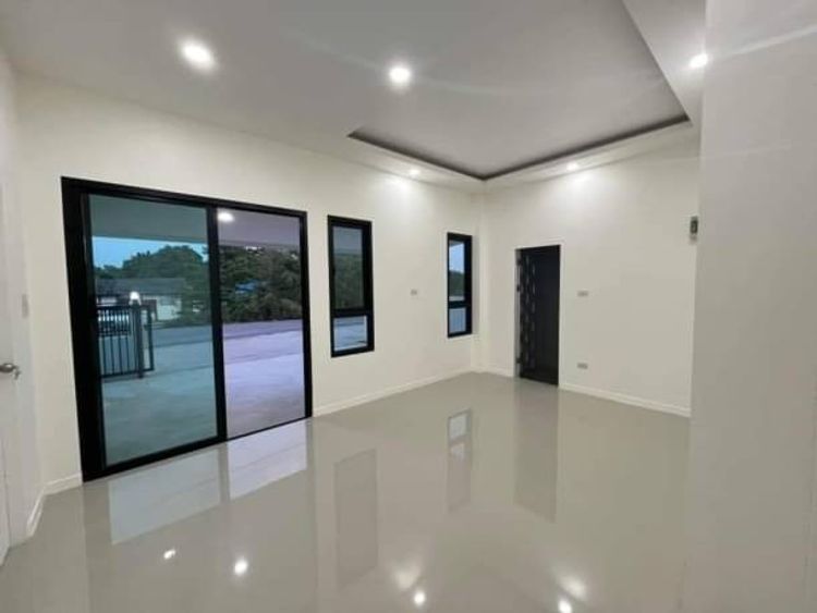 ติดถนน ทำเลค้าขายได้ ราคาเริ่มต้นที่ 1.85 ล้าน บ้านสร้างใหม่ ขัวมุง, ภาพที่ 4