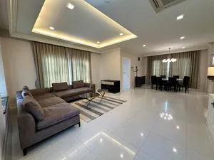 ขายและให้เช่าบ้านหรู หมู่บ้านนาราสิริ บางนา กม.10 ตรงข้ามเมกาบางนา