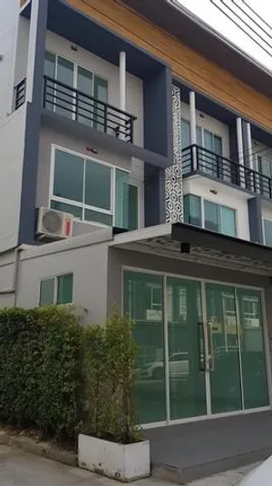 ให้เช่าโฮมออฟฟีศ 3 ชั้น RK PARKสายไหม วัชรพล-สายไหม  พื้นที่ใช้สอย 180ตรม. 3 ห้องนอน 3 ห้องน้ำ จอดรถได้ 2 คัน ใกล์สายไหมอเวนิว 