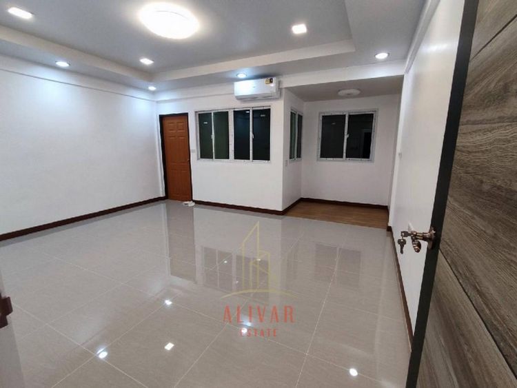 RH060024 ให้เช่า ทาวน์โฮม 2ชั้น ปรับปรุงใหม่ Fully Furnished ย่าน บางนา, ภาพที่ 4