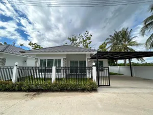 ASS1872 ให้เช่าบ้านเดี่ยวชั้นเดียว  3 ห้องนอน 2 ห้องน้ำ 1 ห้องรับแขก 1 ห้องครัว   ให้เช่าราคา  10,000 บาทต่อเดือน  ขนาดที่ดิน 52  ตรว.