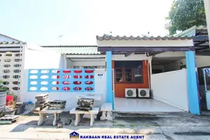 ขาย ทาวน์เฮ้าส์ชั้นเดียว ช.รุ่งเรือง 3 ติวานนท์ 22 (ใกล้ซอยเทพพนม) เนื้อที่ 25 ตรว. 3ห้องนอน 1ห้องน้ำ 1ห้องครัว มุ้งลวด เหล็กดัด พร้อมอยู่ 