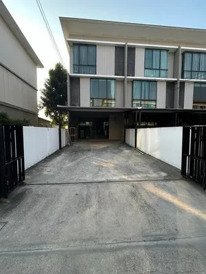 ให้เช่าทาวน์โฮมหลังมุม ติดสวน หมู่บ้าน PRUKSA VILLE เสรีไทย 81 3 ห้องนอน 3 ห้องน้ำ ใกล้ทางด่วน ใกล้สวนสยาม