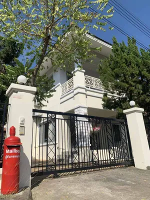 ให้เช่าบ้านโฮมออฟฟิศในโครงการ ใกล้มหาวิทยาลัยพายัพและกาดสามแยก สันพระเนตร สันทราย เชียงใหม่