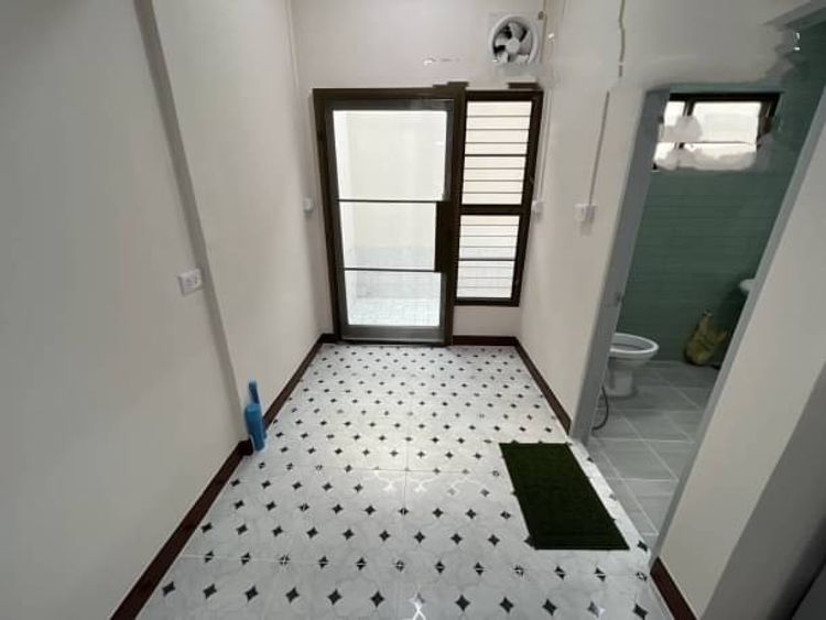 5.5 ล้าน บ้าน ทาวเฮ้าส์ 2 ชั้น เนื้อที่ประมาณ 22-24 ตรว. เพิ่ง Renovate, ภาพที่ 4