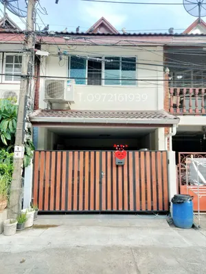 ขายทาวน์เฮ้าส์ 2 ชั้น หมู่บ้านฉัตรแก้ว ถนนแฮปปี้แลนด์ ใกล้เดอะมอลล์บางกะปิ 