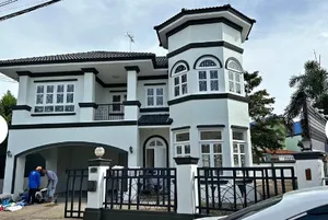 ให้เช่า บ้านเดี่ยว2 ชั้น  หมู่บ้าน ภัสสร 1 รังสิต คลอง 3  เนื้อที่ 107 ตรว มี 3 นอน 3 น้ำ