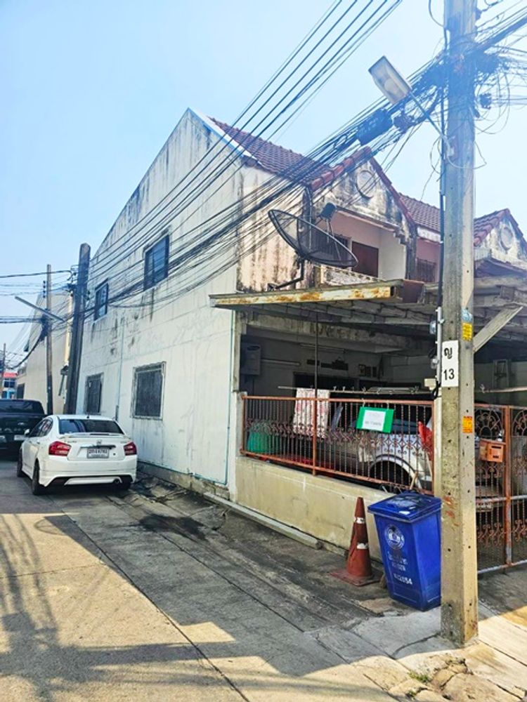 จอดรถได้หลายคัน ตลาดสดบ้านพรุ ติดเซ็นทรัล เวสต์วิลล์ ราชพฤกษ์c 2 ชั้น , ภาพที่ 4