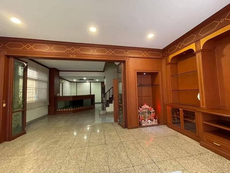 ให้เช่าทาวน์โฮม 3ชั้น บ้านหลังมุม ซอยนนทรี ย่านพระราม 3 สาธุประดิษฐ์ 30, ภาพที่ 4