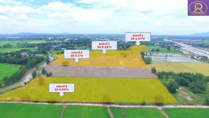 ขายที่ดินเหมาะทำโครงการจัดสรร 75-0-11 ไร่ ใกล้ถนนหมายเลข 1 พหลโยธิน 250ม. -ห่างจากถนนเลี่ยงเมืองนครสวรรค์เพียง160ม.  หนองกรด เมืองนครสวรรค์