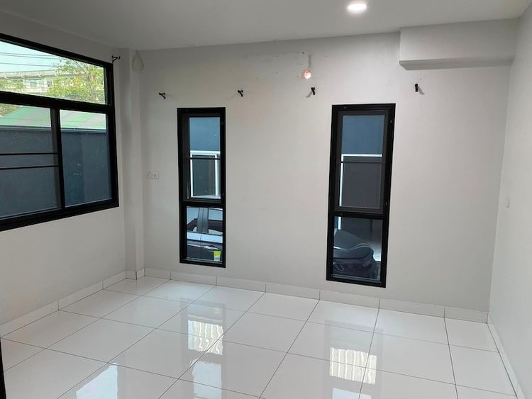 BH2828 ให้เช่าบ้าน พิกัดตรงข้าม รร.พระยามณธาตุ ใกล้เซ็นทรัล พระราม 2, ภาพที่ 4