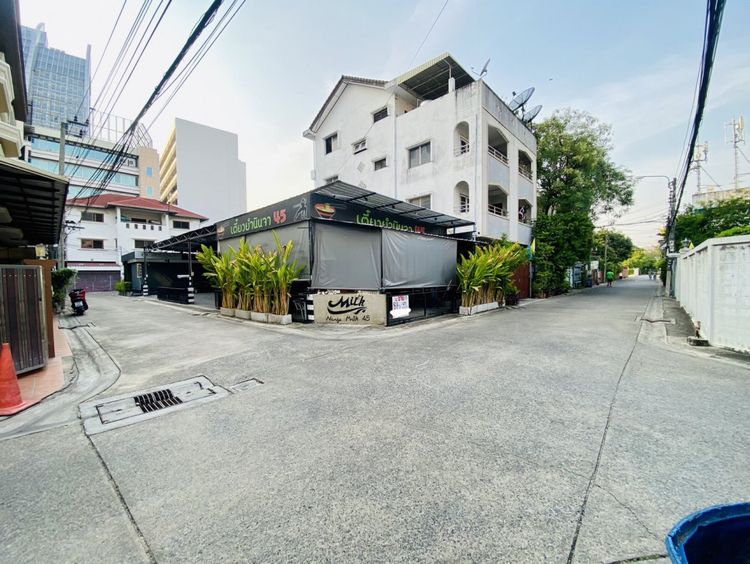 ขาย ที่ดิน ติดถนน 3 ด้าน หลัง ม.หอการค้า เนื้อที่ 84 ตร.วา, ภาพที่ 4