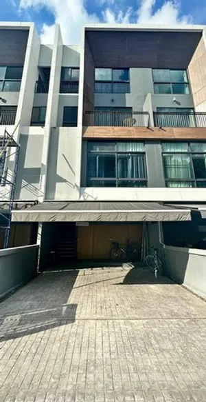 ให้เช่าทาวโฮมอาร์เด้น พระราม 3 ช่องนนทรี ยานนาวา ใกล้เซ็นทรัลพระราม3ใกล้ King’s College International School Bangkok  Arden Rama 3 