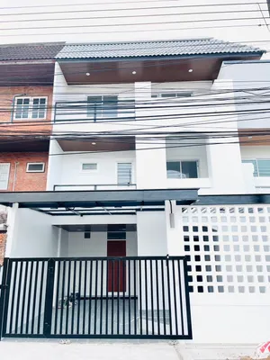 ขายถูกมาก!! ทาวน์โฮม 3 ชั้น รีโนเวทใหม่ ม.ชเลคีรี อ.กะทู้ จ.ภูเก็ต ทำเลทอง ใกล้โลตัส บิ๊กซี  เซ็นทรัล หาดป่าตองฯ
