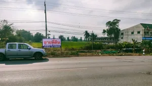 ขาย ที่ดินติดถนนพหลโยธิน (ขาขึ้นเหนือ) ตำบลคลองขลุง อำเภอคลองขลุง จังหวัดกำแพงเพชร