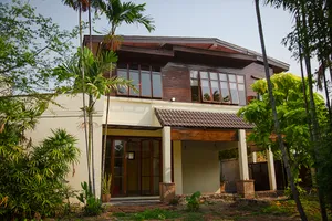 บ้านเดี่ยว 2 ชั้น สไตล์ร่วมสมัย รัชดาภิเษก เขตดินแดง กรุงเทพมหานคร