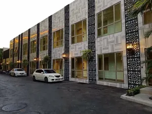  Shop for sale last unit The Riviera have 2 floor suitable for business shop or office jomtien 