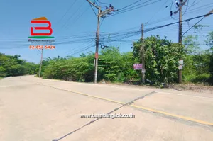 ที่ดินเปล่า หมู่บ้าน เฟื่องฟ้า โครงการ บริษัทสยามภูมิแลนด์ จก. เนื้อที่ 240 ตรว. ถนนสุวินทวงศ์ อ.เมืองฉะเชิงเทรา จ.ฉะเชิงเทรา