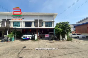 ทาวน์โฮม โมดิวิลล่า ปิ่นเกล้า เนื้อที่ 26.1 ตรว. ถนนกาญจนาภิเษก ต.ศาลากลาง อ.บางกรวย จ.นนทบุรี
