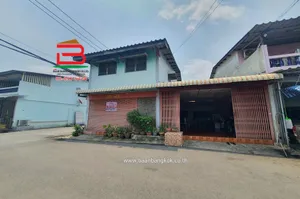 ทาวน์เฮาส์ 2 โครงการ บูรพาวิลล่า12 หลังมุม เนื้อที่ 40 ตรว. ซอยเวฬุวนาราม 16 ถนนสรงประภา แขวงดอนเมือง เขตดอนเมือง จ.กรุงเทพมหานคร
