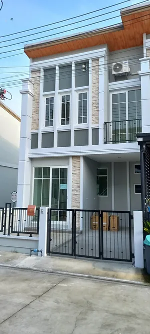 Brand new Townhome for rent : Golden Town Vibhavadi-Rangsit, corner unit