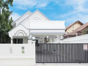 ขายราคาพิเศษ บ้านเดี่ยว 2 ชั้น 105 ตร.ว. ม.เมืองเอก โครงการ5 ขนาด 6นอน 4น้ำ บ้านหลังใหญ่ ทำเลดีมาก ฟังชั่นดีเยี่ยม พร้อมเฟอร์  [รังสิต-ปทุมธานี]