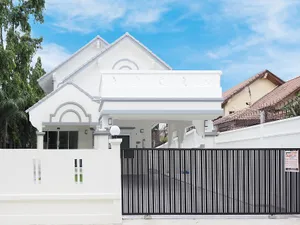 ขายราคาพิเศษ บ้านเดี่ยว 2 ชั้น 105 ตร.ว. ม.เมืองเอก โครงการ5 ขนาด 6นอน 4น้ำ บ้านหลังใหญ่ ทำเลดีมาก ฟังชั่นดีเยี่ยม พร้อมเฟอร์ [รังสิต-ปทุมธานี]