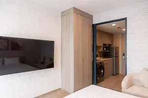 Call : 096-256-5559 Luxury Condo The Crown Residences ติดศูนย์การค้า One Bangkok 25.3 ตารางเมตร 1 ห้องนอน ห้องใหม่พร้อมอยู่ ตกแต่งครบ
