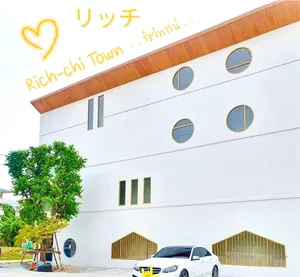 หอพักบางแสน Rich - Chi Town หอพักติดรั้วมหาวิทยาลัยบูรพา