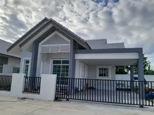 บ้านเดี่ยวชั้นเดียวพร้อมอยู่ 
